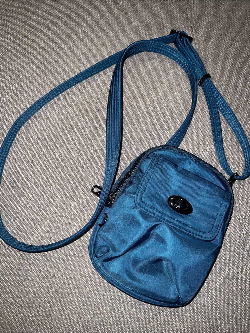 Traveling Anti Theft Crossbody Phone Pouch Blue Peacock color / Silver turn Lock